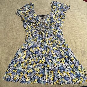 Blue floral keyhole dress XL- thigh length
